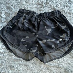 Women’s athletics shorts